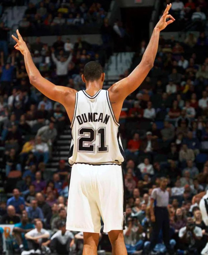 以冠军贡献 以冠军贡献